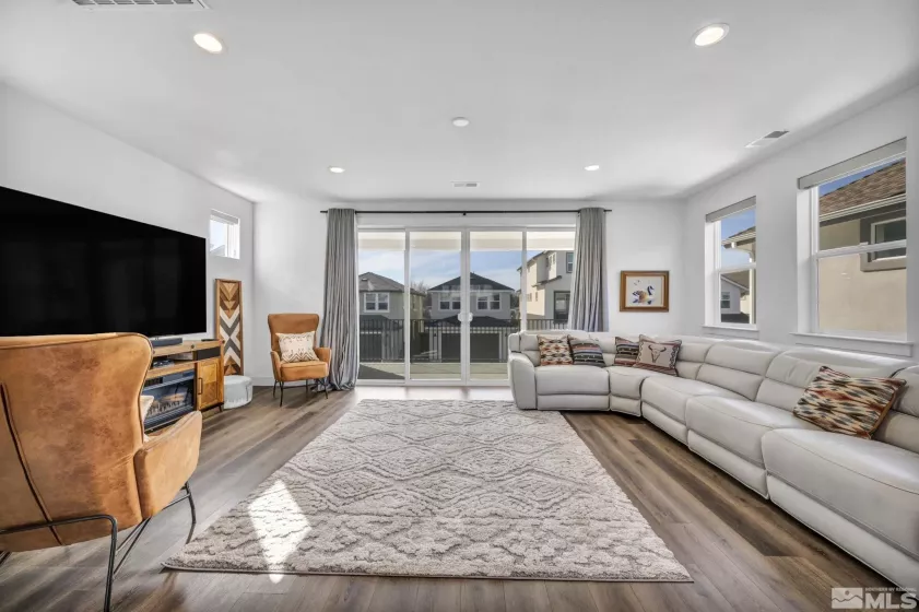 1299 Grove, Carson City, Nevada 89701, 4 Bedrooms Bedrooms, ,4 BathroomsBathrooms,Residential,Residential,Grove,250002102