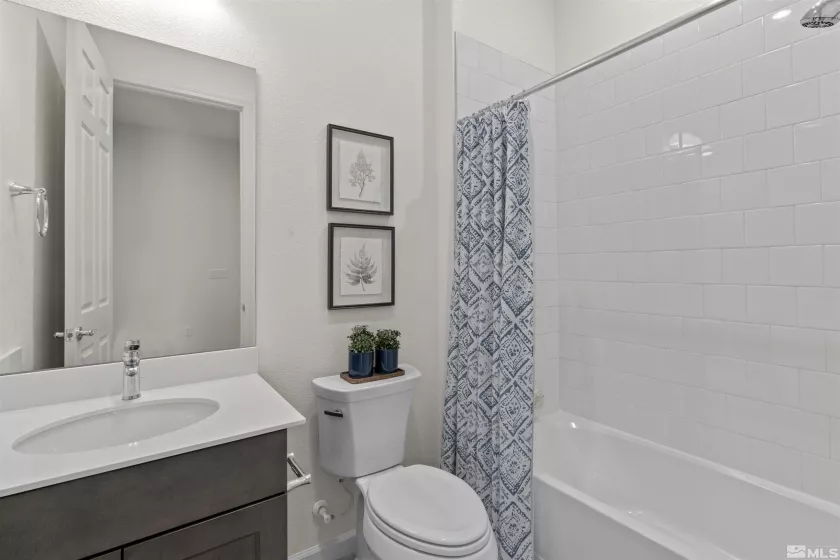 2295 Jagged Peak, Sparks, Nevada 89436, 3 Bedrooms Bedrooms, ,2 BathroomsBathrooms,Residential,Residential,Jagged Peak,250003395