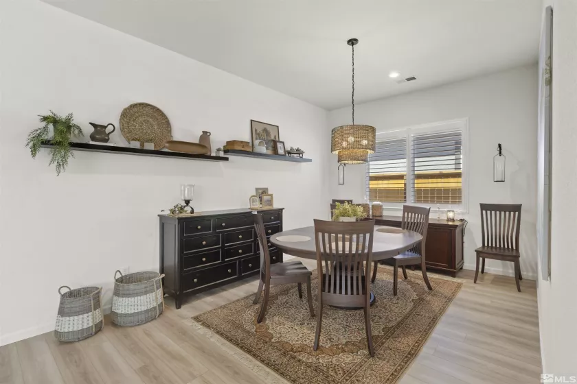 2295 Jagged Peak, Sparks, Nevada 89436, 3 Bedrooms Bedrooms, ,2 BathroomsBathrooms,Residential,Residential,Jagged Peak,250003395