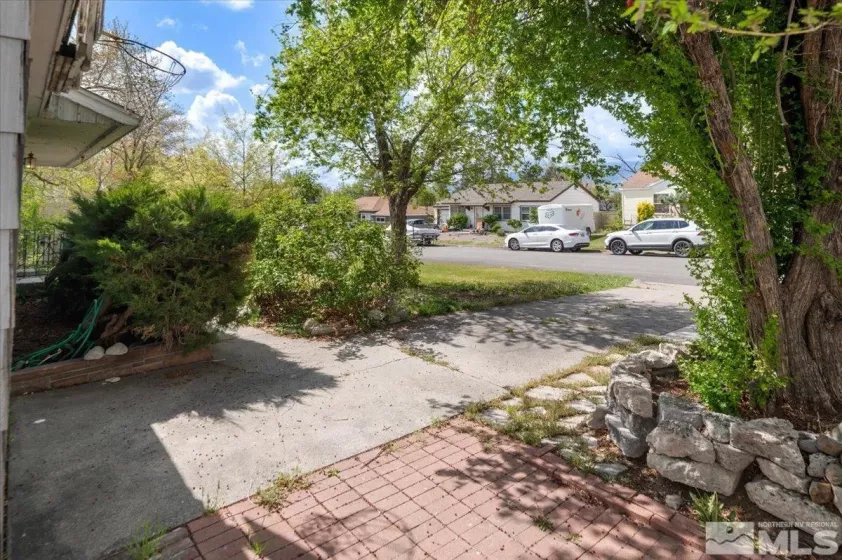 1660 Harold, Reno, Nevada 89503, 3 Bedrooms Bedrooms, ,2 BathroomsBathrooms,Residential,Residential,Harold,250005703