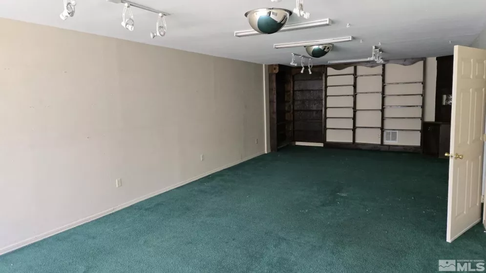 395 Main, Lovelock, Nevada 89419, ,Commercial Sale,Residential,Main,250004013