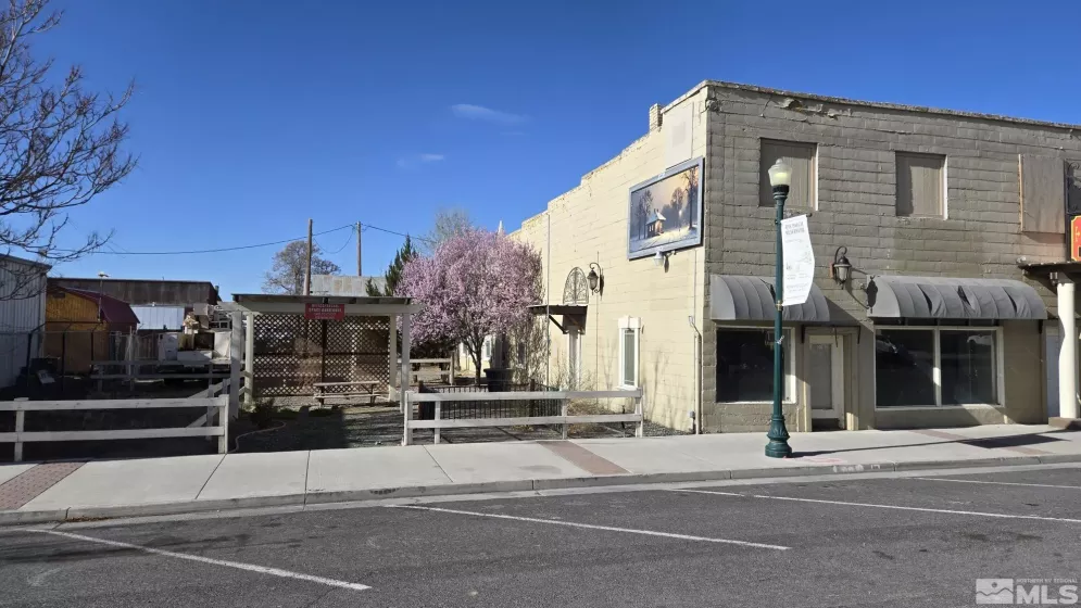 395 Main, Lovelock, Nevada 89419, ,Commercial Sale,Residential,Main,250004013