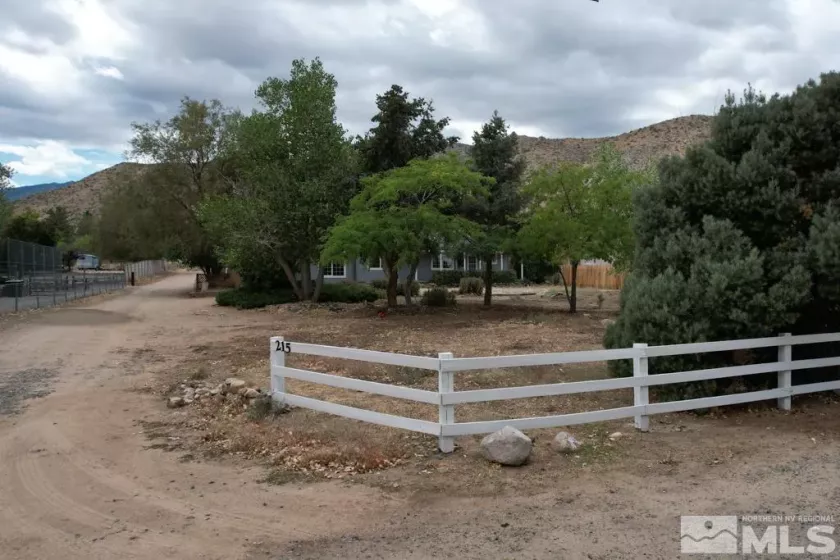215 Mule Deer, Coleville, Nevada 96107, 3 Bedrooms Bedrooms, ,2 BathroomsBathrooms,Residential,Residential,Mule Deer,240012617