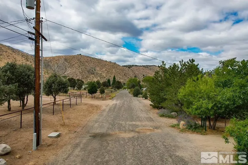 215 Mule Deer, Coleville, Nevada 96107, 3 Bedrooms Bedrooms, ,2 BathroomsBathrooms,Residential,Residential,Mule Deer,240012617