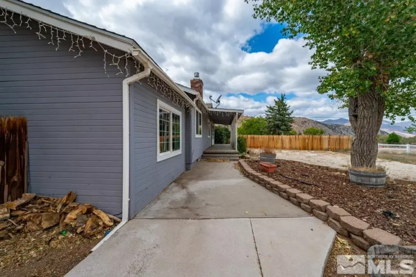 215 Mule Deer, Coleville, Nevada 96107, 3 Bedrooms Bedrooms, ,2 BathroomsBathrooms,Residential,Residential,Mule Deer,240012617
