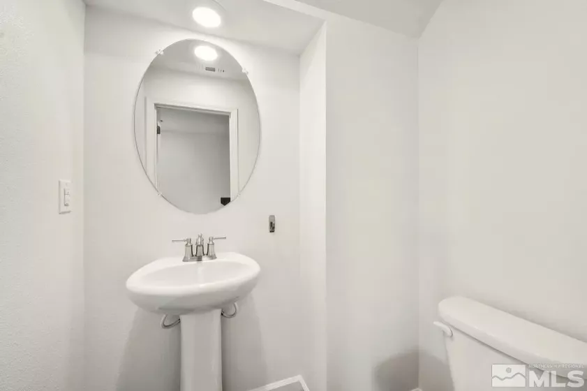 520 Autumn Breeze, Reno, Nevada 89511, 3 Bedrooms Bedrooms, ,3 BathroomsBathrooms,Residential,Residential,Autumn Breeze,250003631