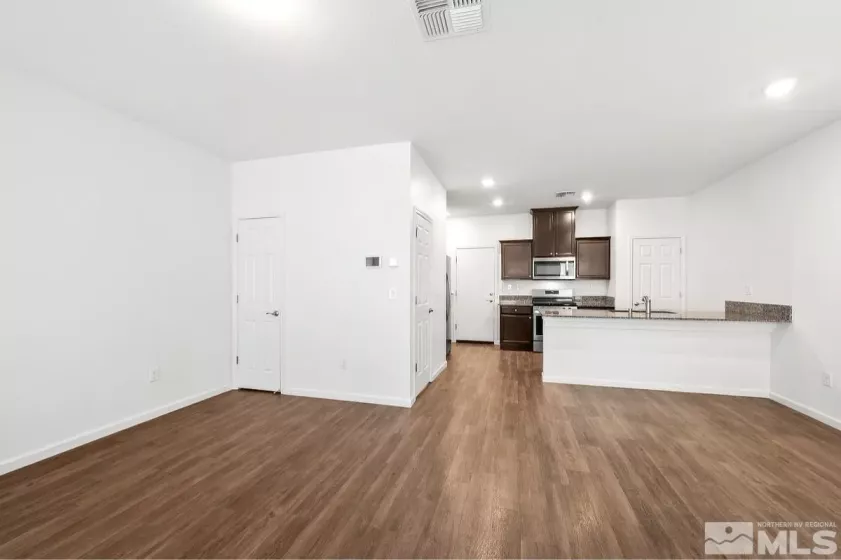 520 Autumn Breeze, Reno, Nevada 89511, 3 Bedrooms Bedrooms, ,3 BathroomsBathrooms,Residential,Residential,Autumn Breeze,250003631