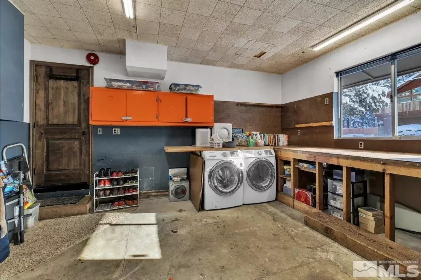 2828 Santa Claus, South Lake Tahoe, California 96150, 5 Bedrooms Bedrooms, ,3 BathroomsBathrooms,Residential,Residential,Santa Claus,250003618
