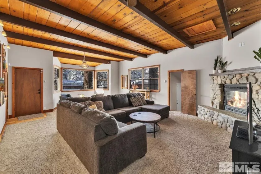 2828 Santa Claus, South Lake Tahoe, California 96150, 5 Bedrooms Bedrooms, ,3 BathroomsBathrooms,Residential,Residential,Santa Claus,250003618
