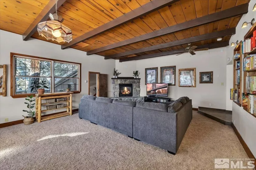 2828 Santa Claus, South Lake Tahoe, California 96150, 5 Bedrooms Bedrooms, ,3 BathroomsBathrooms,Residential,Residential,Santa Claus,250003618