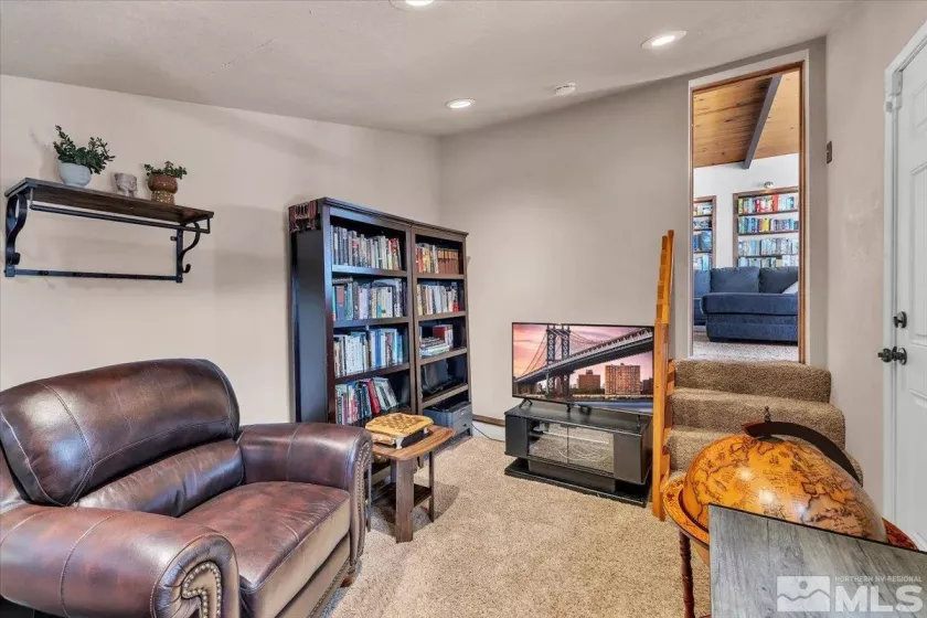 2828 Santa Claus, South Lake Tahoe, California 96150, 5 Bedrooms Bedrooms, ,3 BathroomsBathrooms,Residential,Residential,Santa Claus,250003618