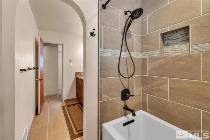 2828 Santa Claus, South Lake Tahoe, California 96150, 5 Bedrooms Bedrooms, ,3 BathroomsBathrooms,Residential,Residential,Santa Claus,250003618