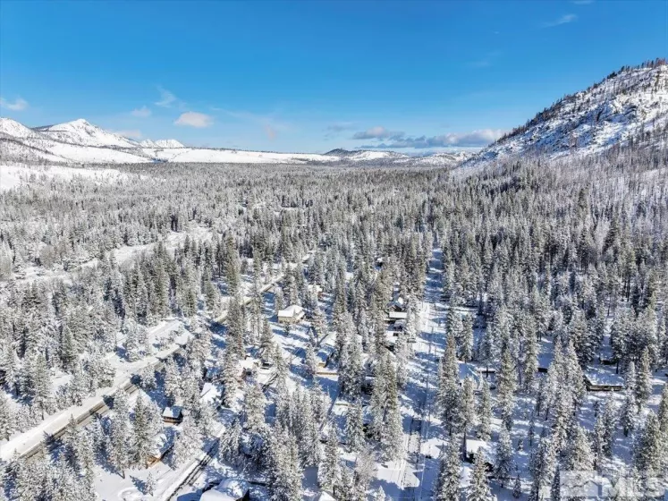 2828 Santa Claus, South Lake Tahoe, California 96150, 5 Bedrooms Bedrooms, ,3 BathroomsBathrooms,Residential,Residential,Santa Claus,250003618