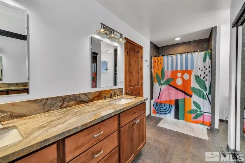 2828 Santa Claus, South Lake Tahoe, California 96150, 5 Bedrooms Bedrooms, ,3 BathroomsBathrooms,Residential,Residential,Santa Claus,250003618