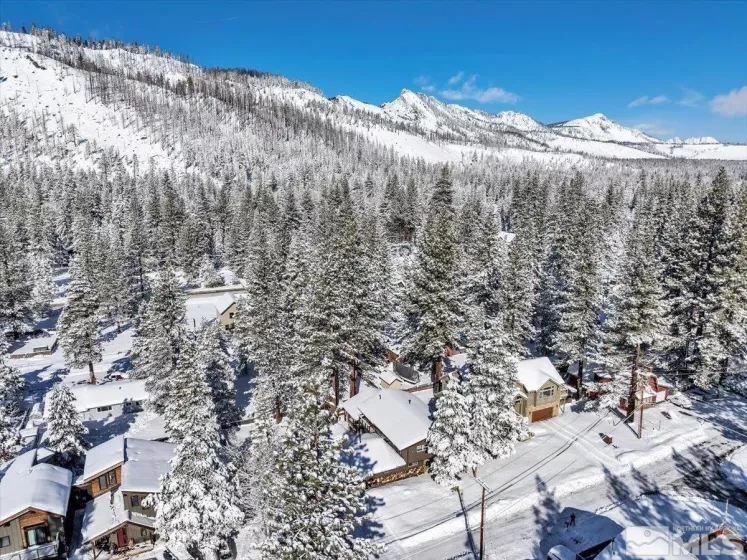 2828 Santa Claus, South Lake Tahoe, California 96150, 5 Bedrooms Bedrooms, ,3 BathroomsBathrooms,Residential,Residential,Santa Claus,250003618