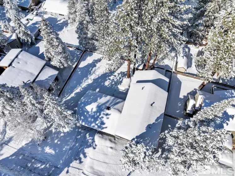 2828 Santa Claus, South Lake Tahoe, California 96150, 5 Bedrooms Bedrooms, ,3 BathroomsBathrooms,Residential,Residential,Santa Claus,250003618