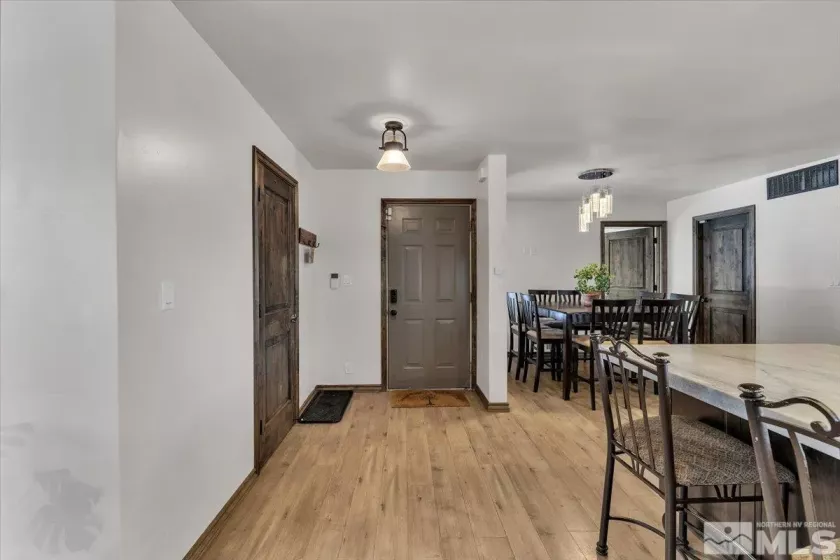 2828 Santa Claus, South Lake Tahoe, California 96150, 5 Bedrooms Bedrooms, ,3 BathroomsBathrooms,Residential,Residential,Santa Claus,250003618