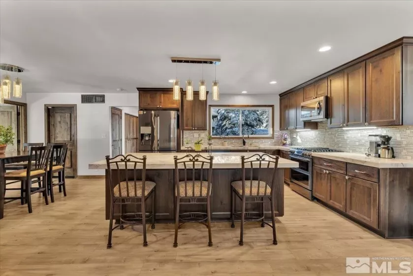 2828 Santa Claus, South Lake Tahoe, California 96150, 5 Bedrooms Bedrooms, ,3 BathroomsBathrooms,Residential,Residential,Santa Claus,250003618