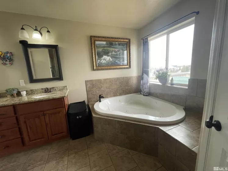 332 Lawndale, Spring Creek, Nevada 89815, 5 Bedrooms Bedrooms, ,3 BathroomsBathrooms,Residential,Residential,Lawndale,240007159