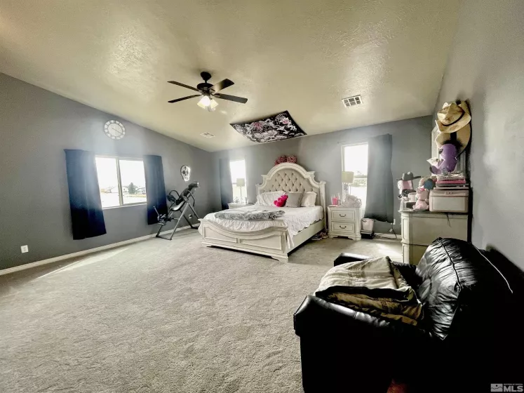 332 Lawndale, Spring Creek, Nevada 89815, 5 Bedrooms Bedrooms, ,3 BathroomsBathrooms,Residential,Residential,Lawndale,240007159