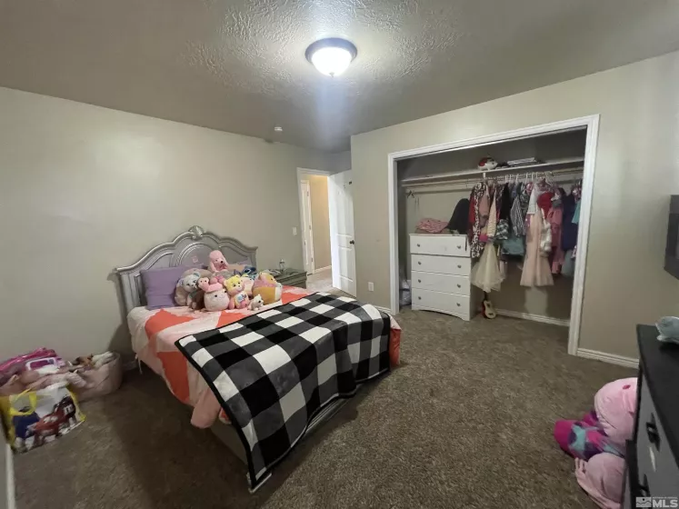 332 Lawndale, Spring Creek, Nevada 89815, 5 Bedrooms Bedrooms, ,3 BathroomsBathrooms,Residential,Residential,Lawndale,240007159