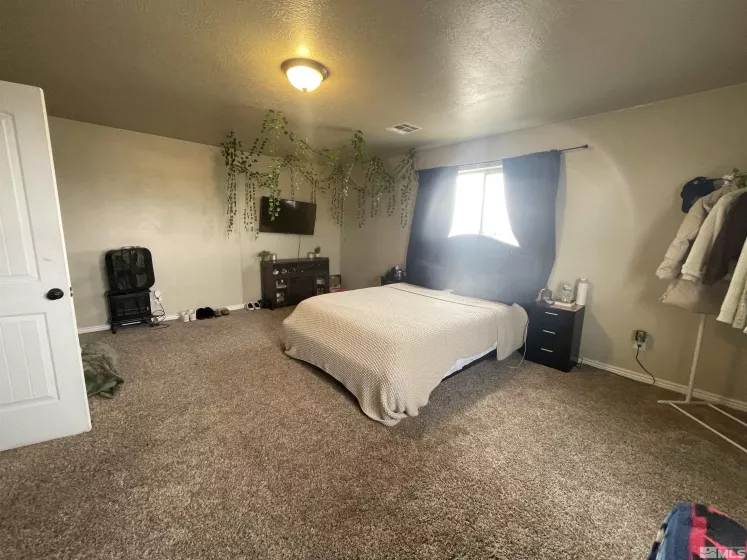 332 Lawndale, Spring Creek, Nevada 89815, 5 Bedrooms Bedrooms, ,3 BathroomsBathrooms,Residential,Residential,Lawndale,240007159