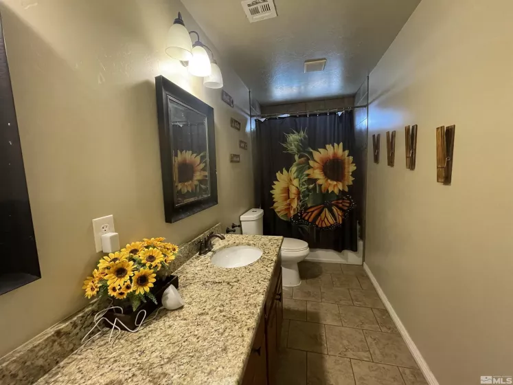 332 Lawndale, Spring Creek, Nevada 89815, 5 Bedrooms Bedrooms, ,3 BathroomsBathrooms,Residential,Residential,Lawndale,240007159