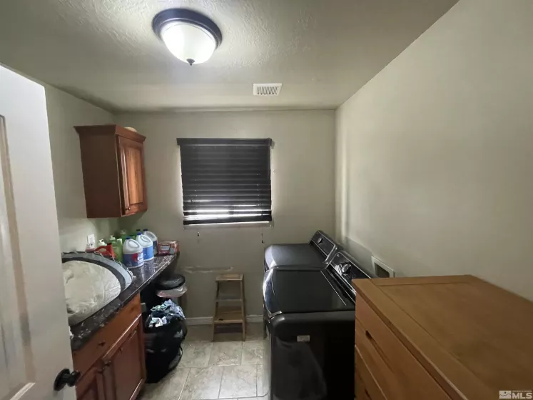 332 Lawndale, Spring Creek, Nevada 89815, 5 Bedrooms Bedrooms, ,3 BathroomsBathrooms,Residential,Residential,Lawndale,240007159