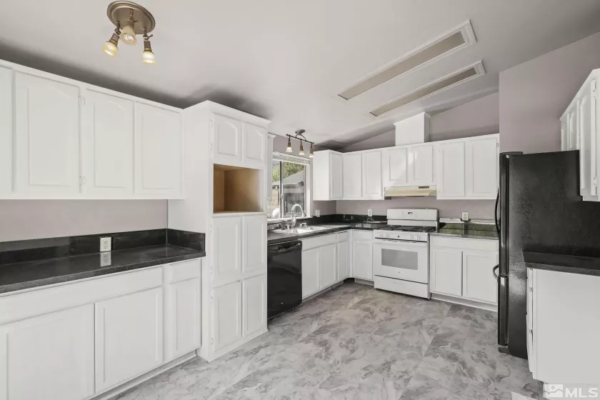 1661 Canal, Sparks, Nevada 89434, 3 Bedrooms Bedrooms, ,2 BathroomsBathrooms,Residential,Residential,Canal,240014063