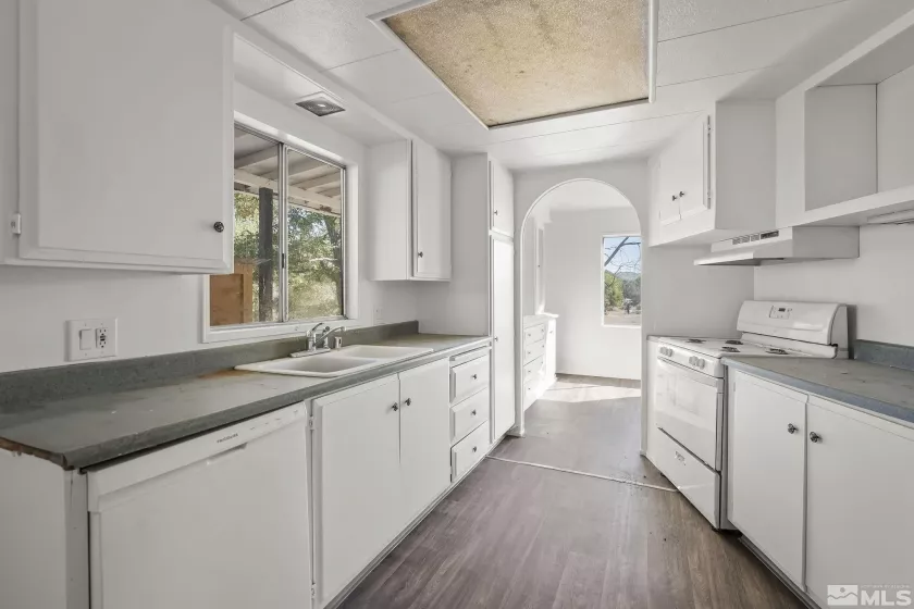 1661 Canal, Sparks, Nevada 89434, 3 Bedrooms Bedrooms, ,2 BathroomsBathrooms,Residential,Residential,Canal,240014063