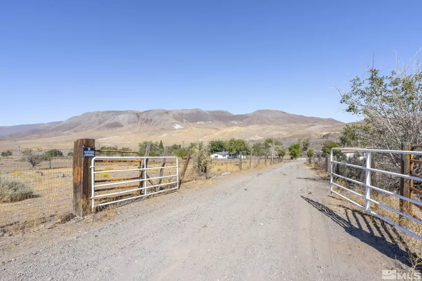 1661 Canal, Sparks, Nevada 89434, 3 Bedrooms Bedrooms, ,2 BathroomsBathrooms,Residential,Residential,Canal,240014063