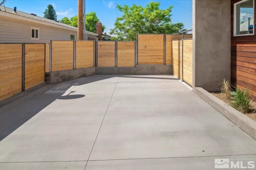 632 Wells, Reno, Nevada 89502, ,Residential Income,Residential,Wells,250005379