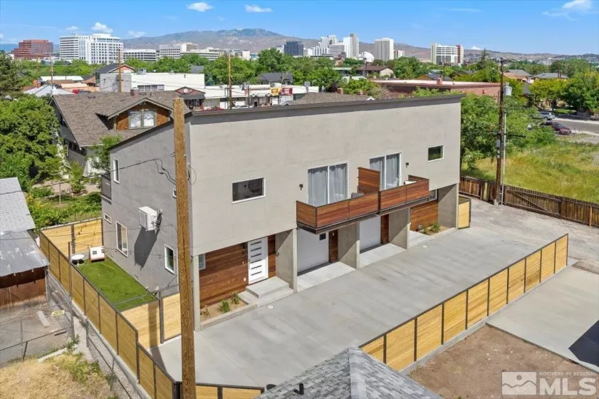 632 Wells, Reno, Nevada 89502, ,Residential Income,Residential,Wells,250005379