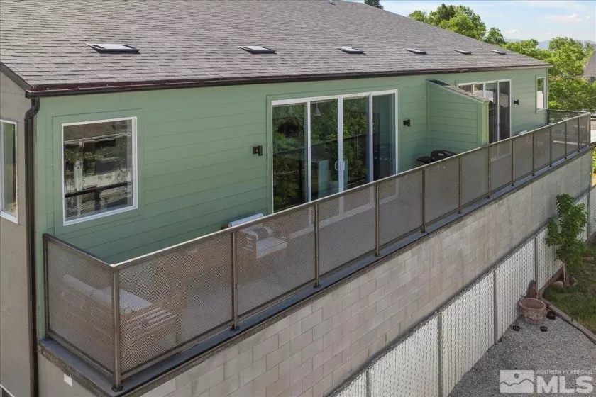 632 Wells, Reno, Nevada 89502, ,Residential Income,Residential,Wells,250005379