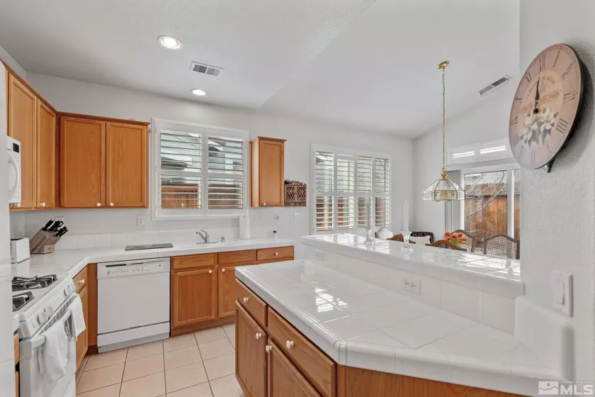 1676 Iron Mountain, Reno, Nevada 89521, 2 Bedrooms Bedrooms, ,2 BathroomsBathrooms,Residential,Residential,Iron Mountain,240010878