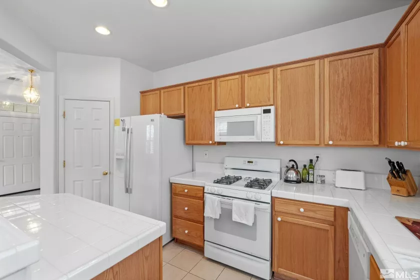 1676 Iron Mountain, Reno, Nevada 89521, 2 Bedrooms Bedrooms, ,2 BathroomsBathrooms,Residential,Residential,Iron Mountain,240010878