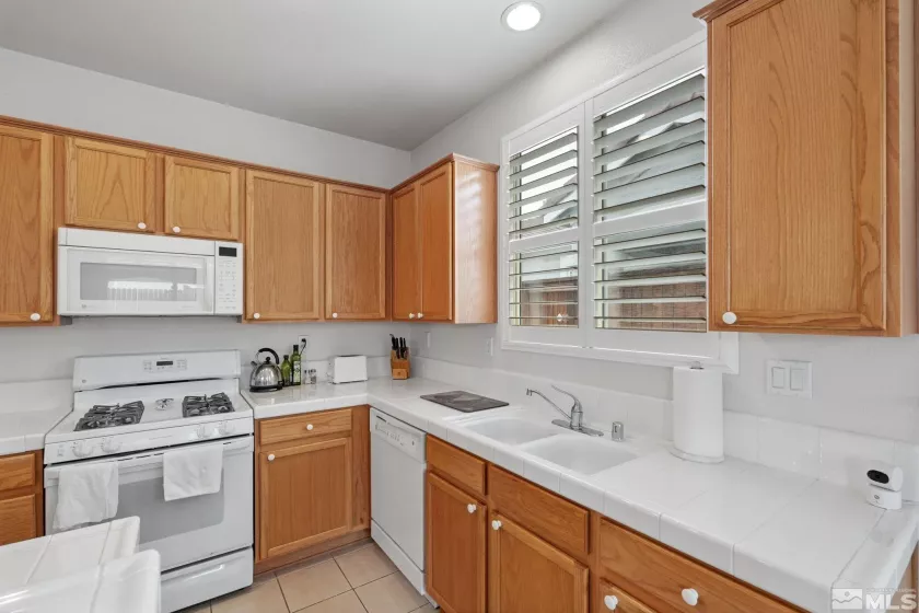 1676 Iron Mountain, Reno, Nevada 89521, 2 Bedrooms Bedrooms, ,2 BathroomsBathrooms,Residential,Residential,Iron Mountain,240010878