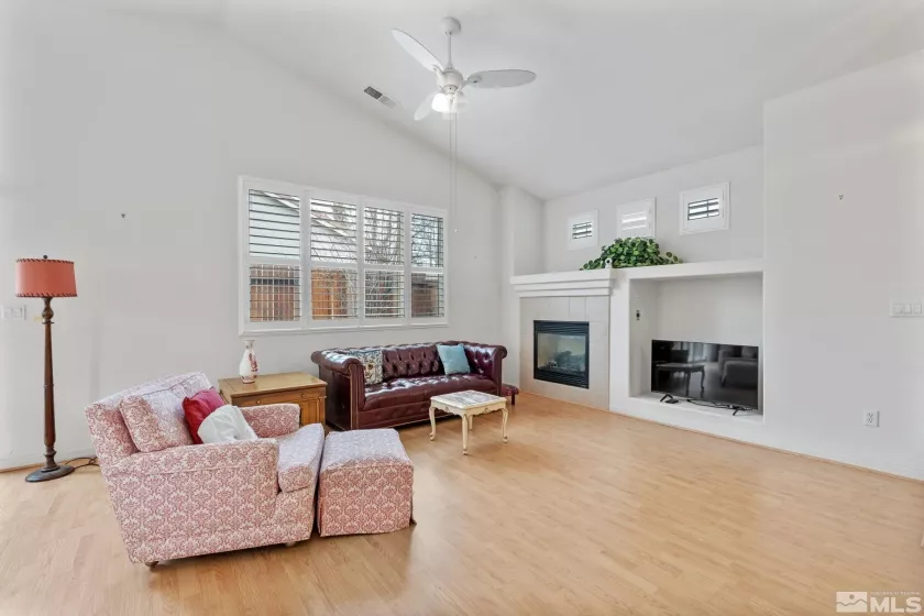 1676 Iron Mountain, Reno, Nevada 89521, 2 Bedrooms Bedrooms, ,2 BathroomsBathrooms,Residential,Residential,Iron Mountain,240010878