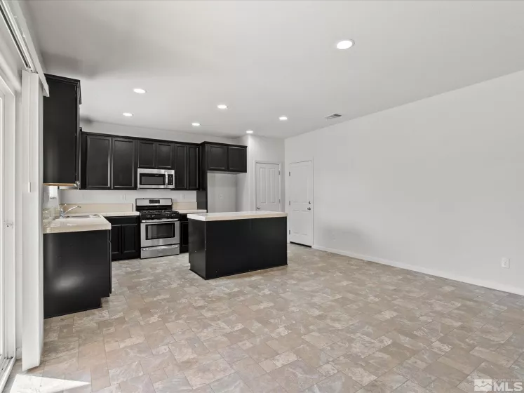 14350 Loyola, Reno, Nevada 89506, 4 Bedrooms Bedrooms, ,3 BathroomsBathrooms,Residential,Residential,Loyola,250004967