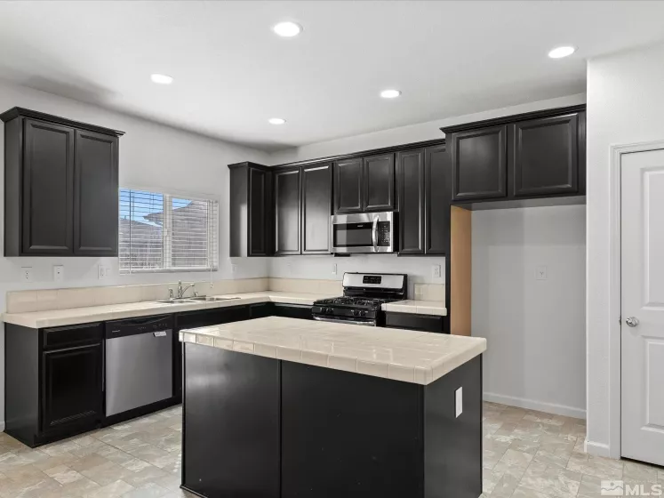 14350 Loyola, Reno, Nevada 89506, 4 Bedrooms Bedrooms, ,3 BathroomsBathrooms,Residential,Residential,Loyola,250004967