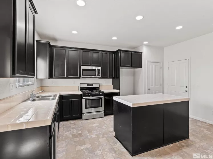 14350 Loyola, Reno, Nevada 89506, 4 Bedrooms Bedrooms, ,3 BathroomsBathrooms,Residential,Residential,Loyola,250004967