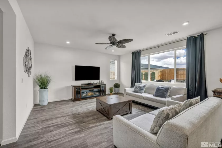 2181 Wyaconda, Sparks, Nevada 89436, 4 Bedrooms Bedrooms, ,3 BathroomsBathrooms,Residential,Residential,Wyaconda,250004362