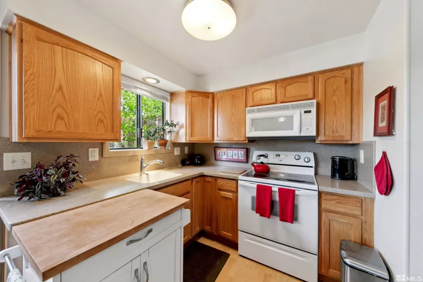 125 Lake, Carson City, Nevada 89703, 2 Bedrooms Bedrooms, ,2 BathroomsBathrooms,Residential,Residential,Lake,250005408