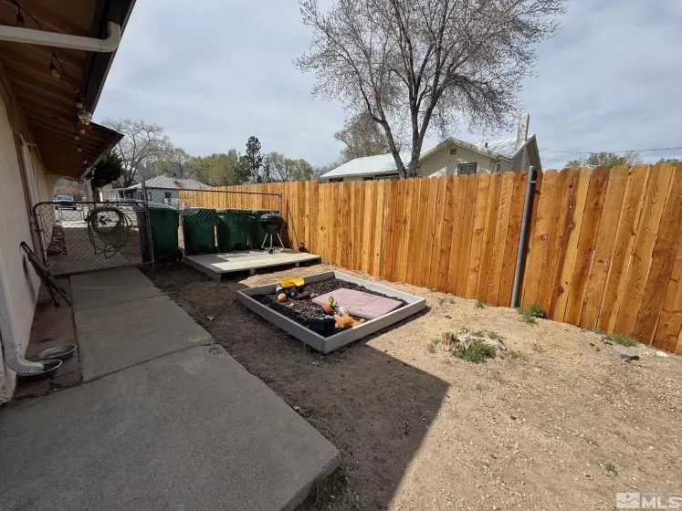 215 Roop, Carson City, Nevada 89701, 2 Bedrooms Bedrooms, ,1 BathroomBathrooms,Residential,Residential,Roop,250005395