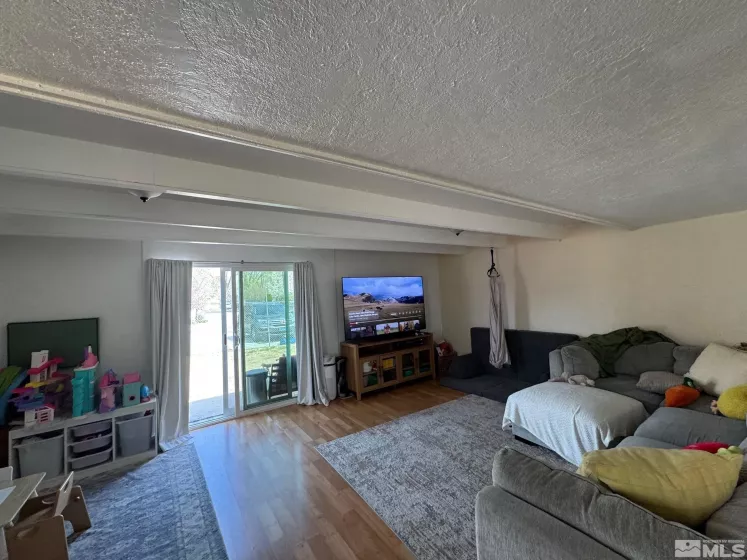 215 Roop, Carson City, Nevada 89701, 2 Bedrooms Bedrooms, ,1 BathroomBathrooms,Residential,Residential,Roop,250005395