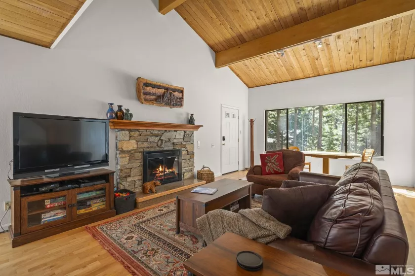 123 Juanita, Incline Village, Nevada 89451, 4 Bedrooms Bedrooms, ,2 BathroomsBathrooms,Residential,Residential,Juanita,250005290