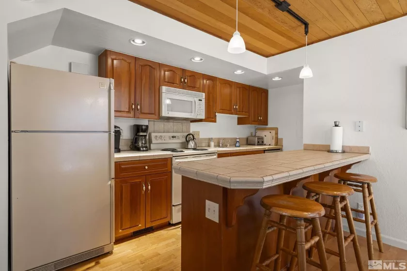 123 Juanita, Incline Village, Nevada 89451, 4 Bedrooms Bedrooms, ,2 BathroomsBathrooms,Residential,Residential,Juanita,250005290