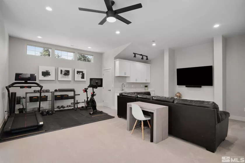 2375 Harbor, Reno, Nevada 89519, 3 Bedrooms Bedrooms, ,4 BathroomsBathrooms,Residential,Residential,Harbor,250001520
