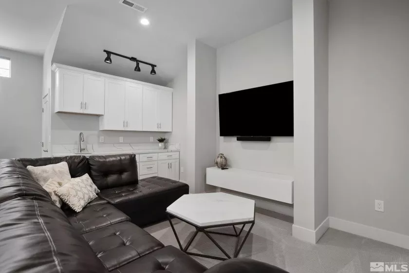 2375 Harbor, Reno, Nevada 89519, 3 Bedrooms Bedrooms, ,4 BathroomsBathrooms,Residential,Residential,Harbor,250001520