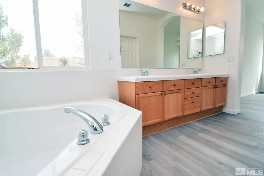 1650 Canyonlands, Reno, Nevada 89521, 3 Bedrooms Bedrooms, ,2 BathroomsBathrooms,Residential,Residential,Canyonlands,250003569